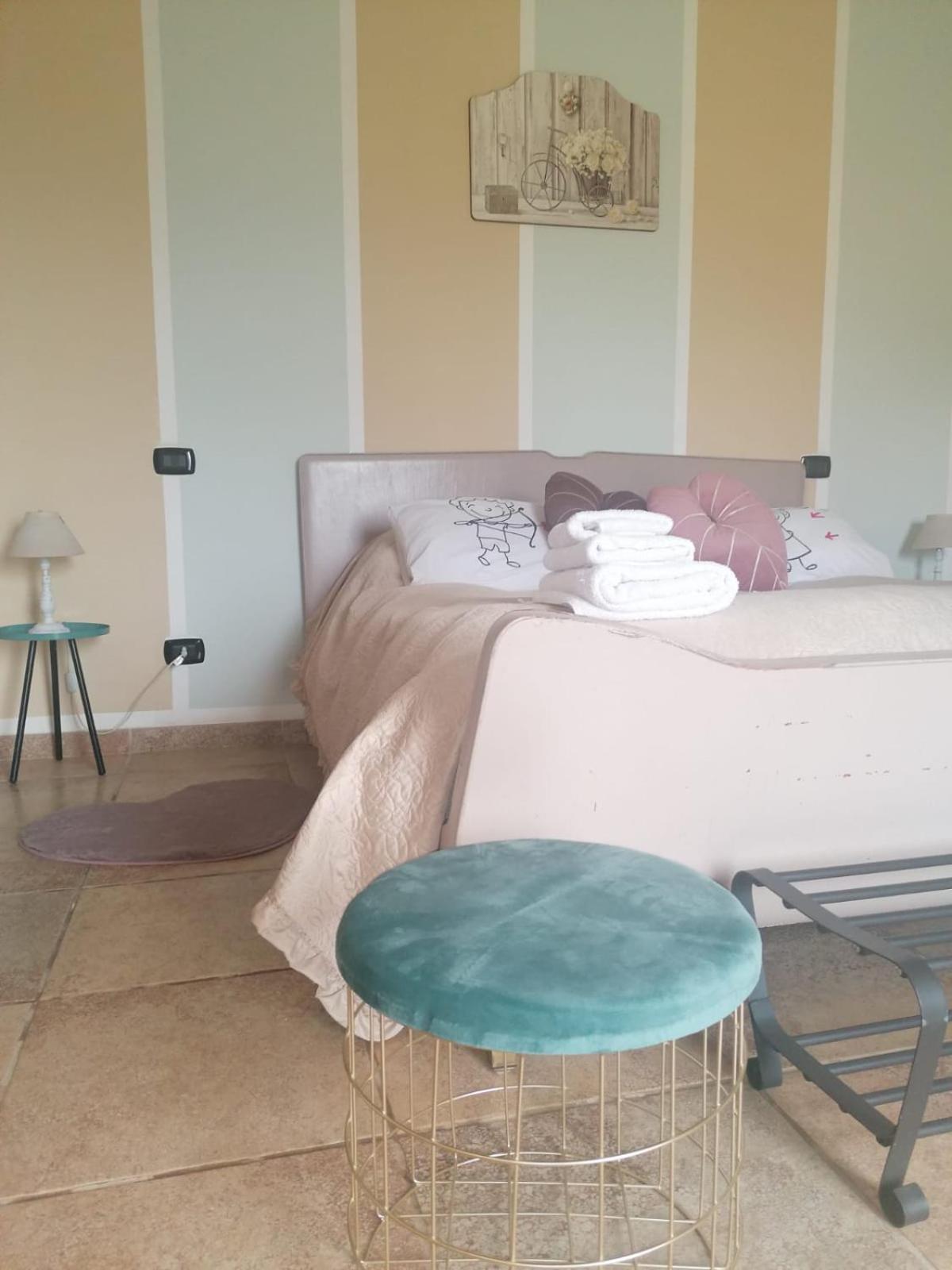 Casale Cavatella Bed & Breakfast Sermoneta Eksteriør bilde