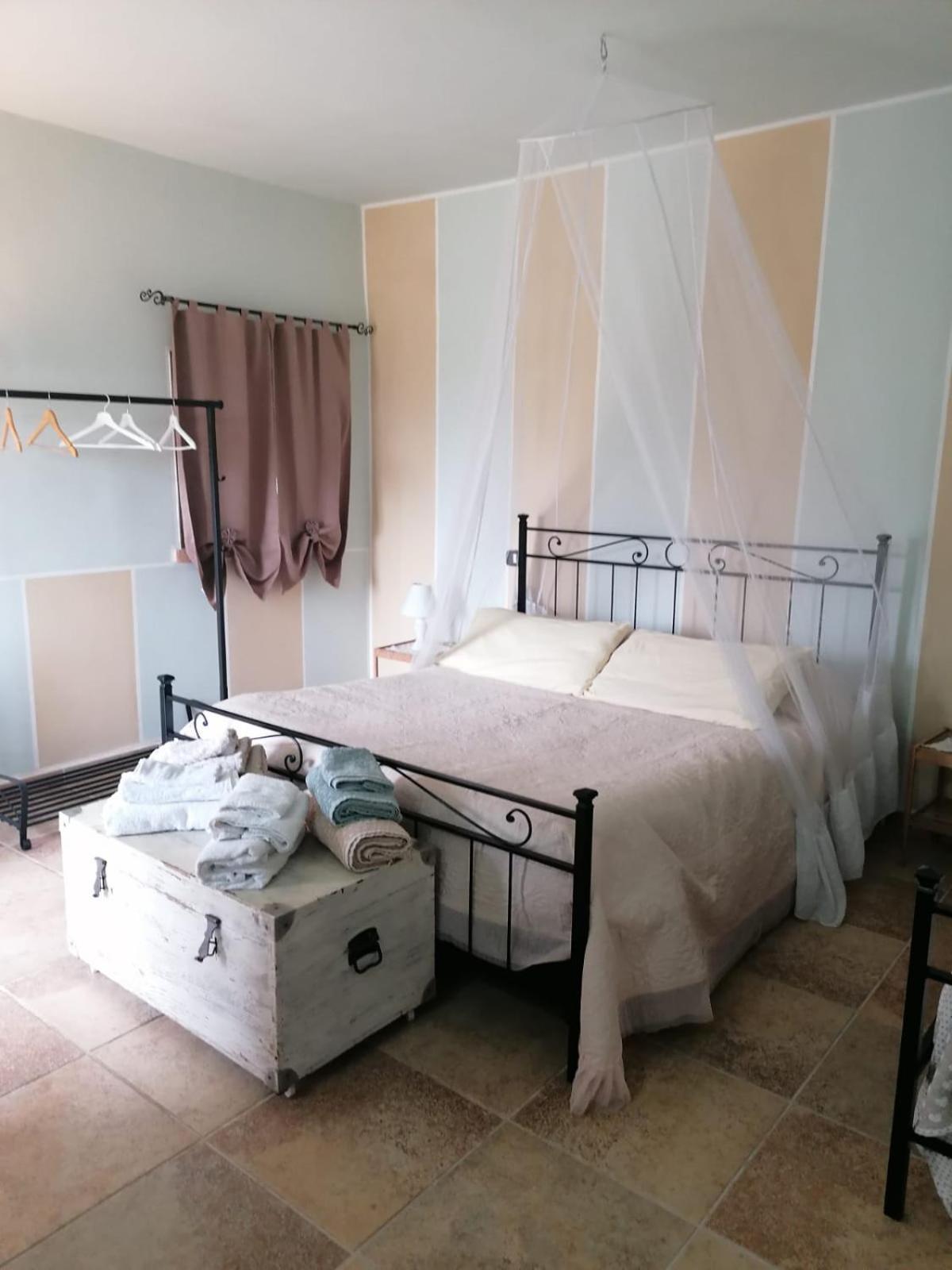 Casale Cavatella Bed & Breakfast Sermoneta Eksteriør bilde
