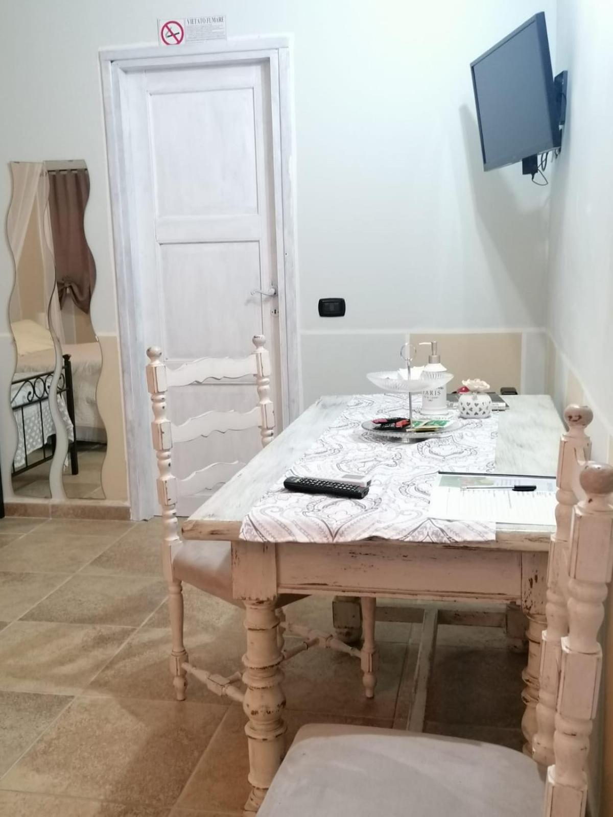 Casale Cavatella Bed & Breakfast Sermoneta Eksteriør bilde