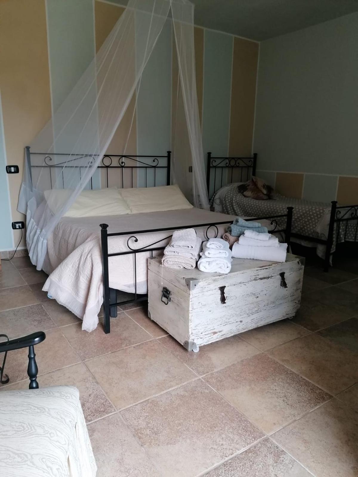 Casale Cavatella Bed & Breakfast Sermoneta Eksteriør bilde